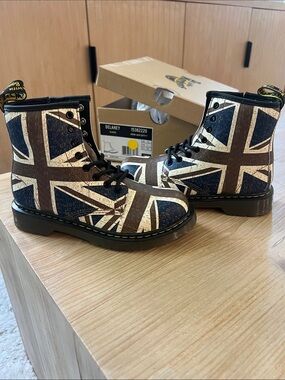 Dr. Martens Delaney Union Jack Combat Boots - Navy, White, Brown